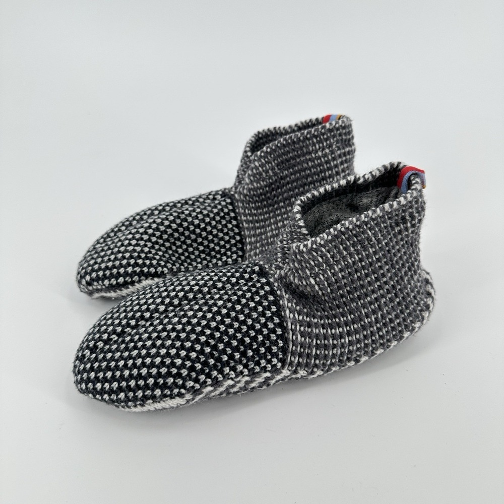 Bombas Gripper Slipper Lined Womens House Shoes Small Gray Black US W7-8.5 Cozy